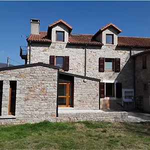 Hostel Hi La Maladrerie 
